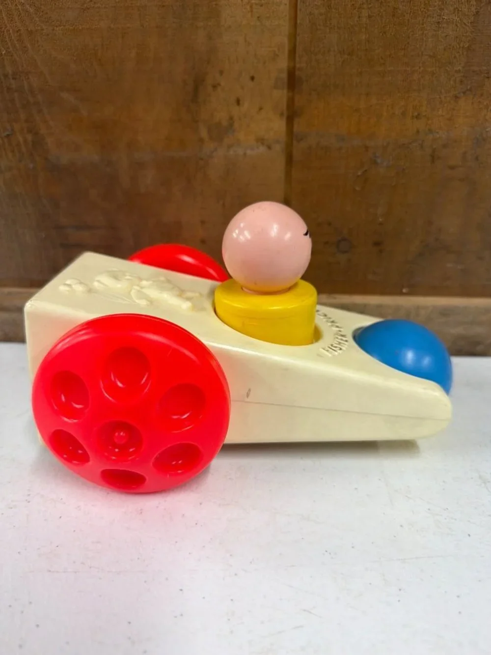 Vintage Fisher-Price 1975 Click N Clatter Push Toy With Red Wheels & Yellow Base - Picture 2 of 8